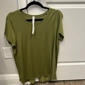 LULULEMON tshirt